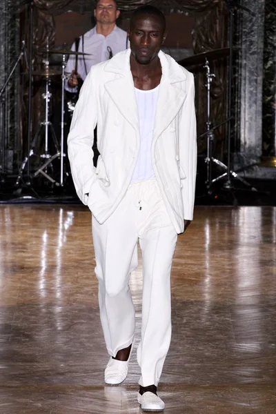 Look 2